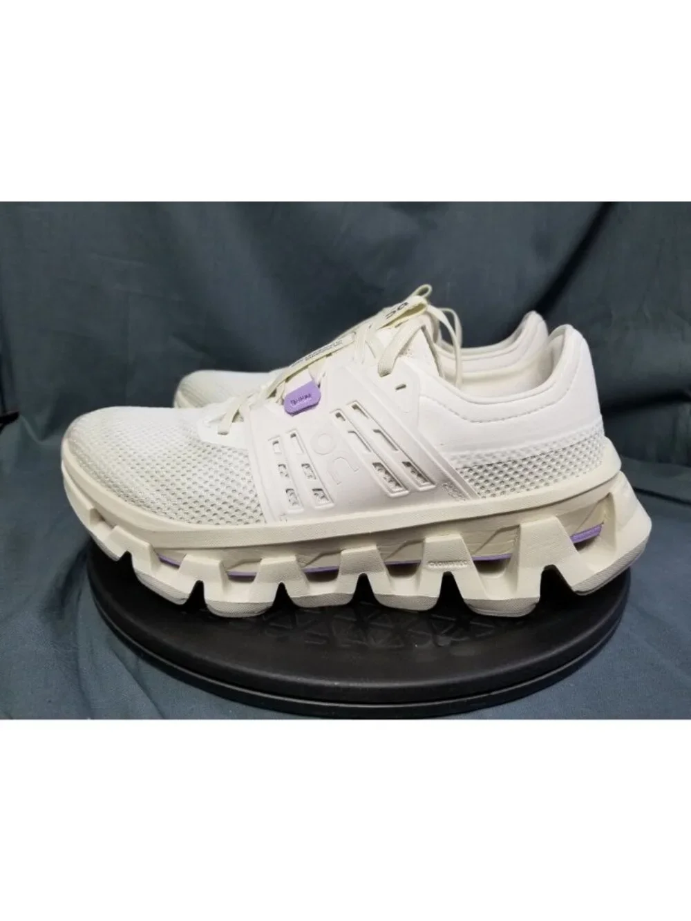 On Running Cloudswift Amp Ivory/Ghost 3WG10393588 Women's Size 7 NEW NO BOX!
